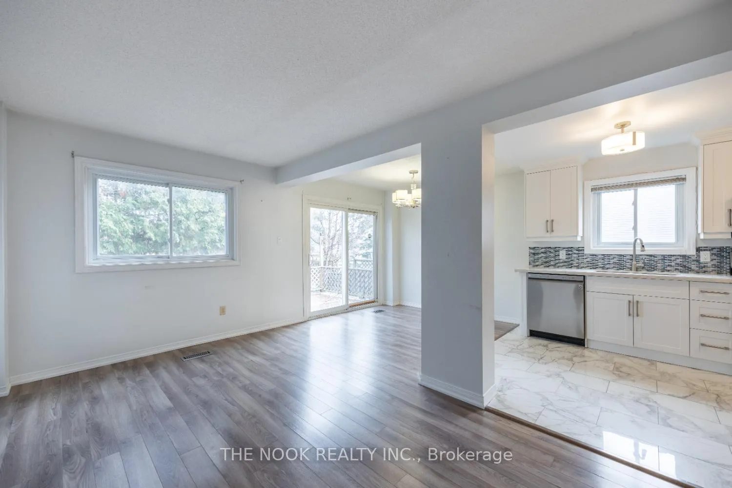 Photo 14 of 606 Cobblehill Drive, Oshawa, Pinecrest — HOMEH