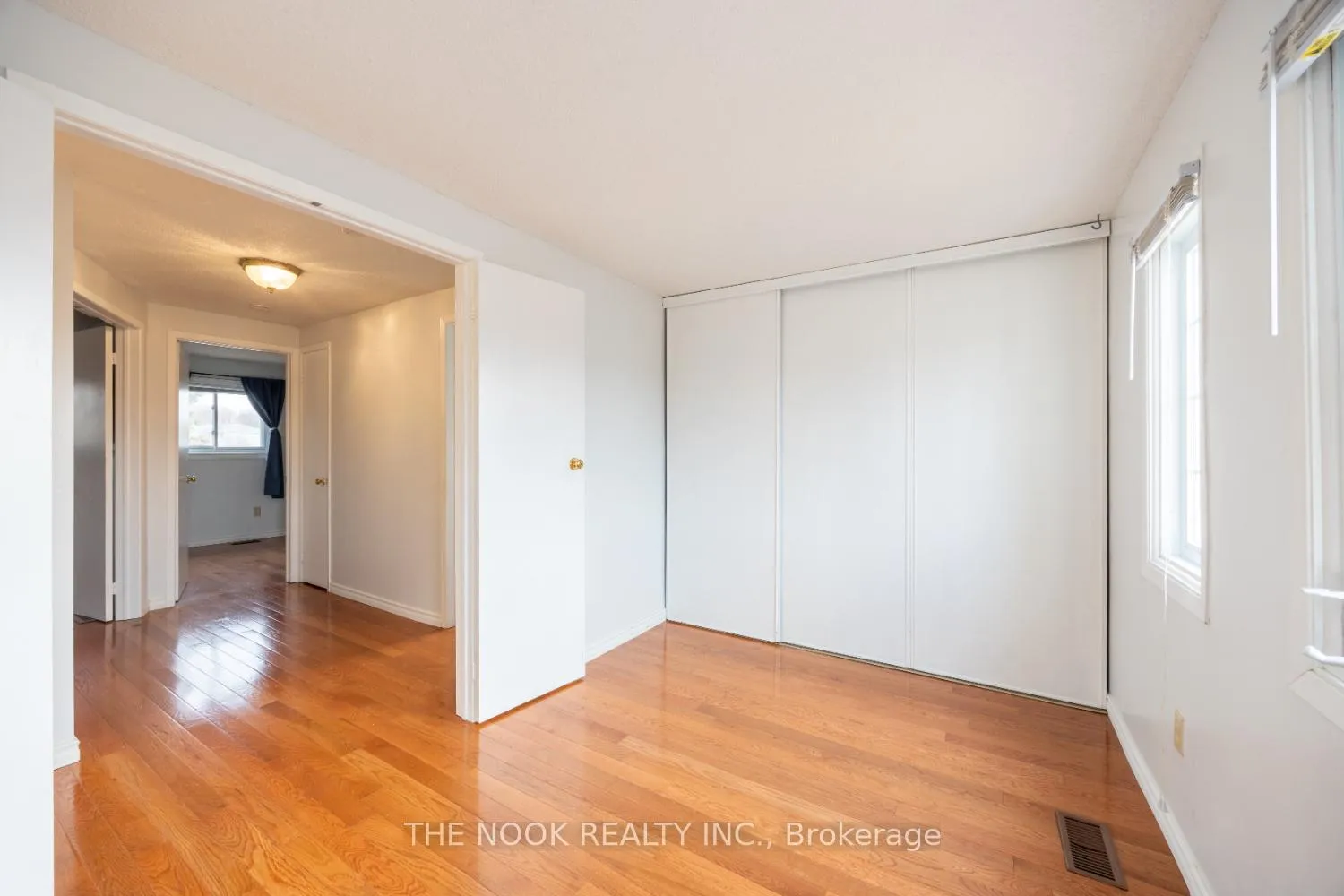 Photo 16 of 606 Cobblehill Drive, Oshawa, Pinecrest — HOMEH