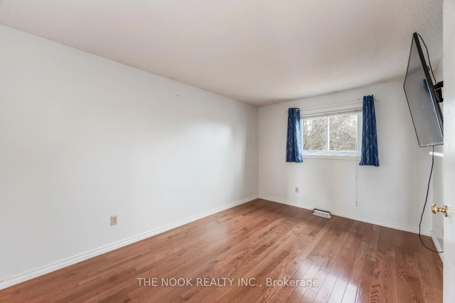 Photo 20 of 606 Cobblehill Drive, Oshawa, Pinecrest — HOMEH