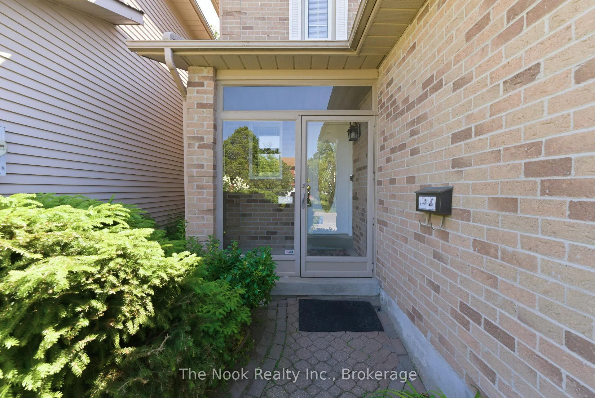 Photo 3 of 606 Cobblehill Drive, Oshawa, Pinecrest — HOMEH
