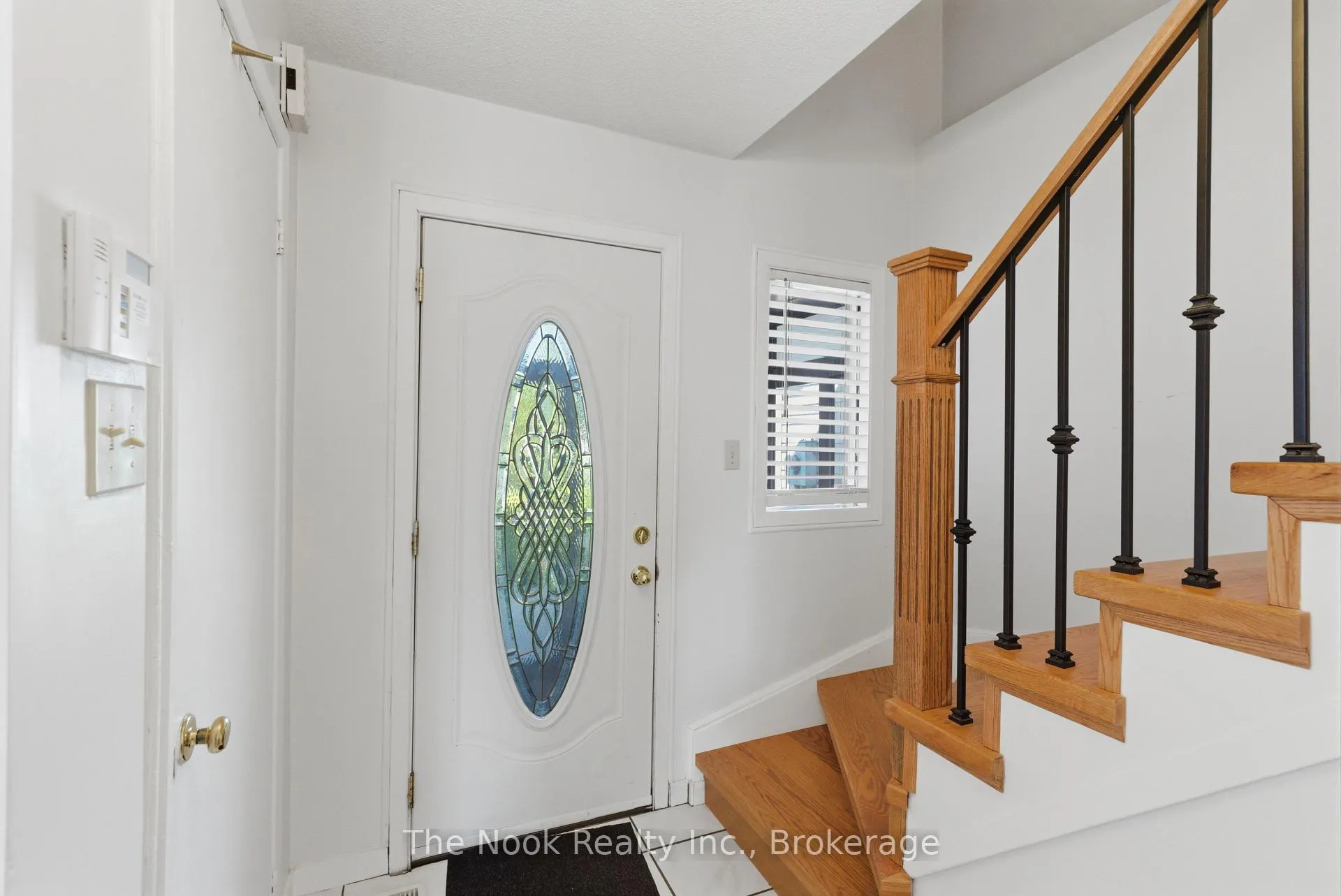 Photo 5 of 606 Cobblehill Drive, Oshawa, Pinecrest — HOMEH