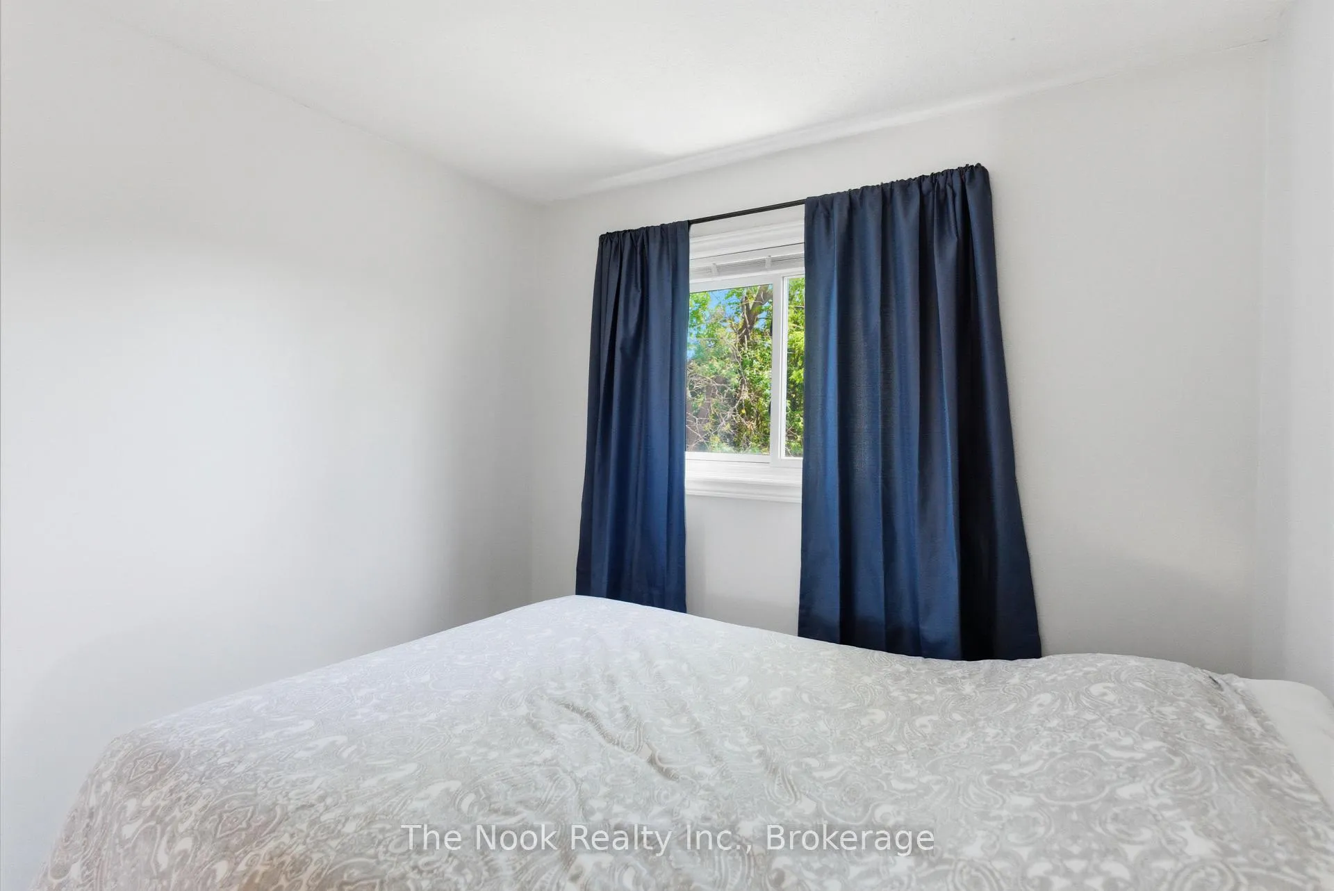 Photo 37 of 606 Cobblehill Drive, Oshawa, Pinecrest — HOMEH