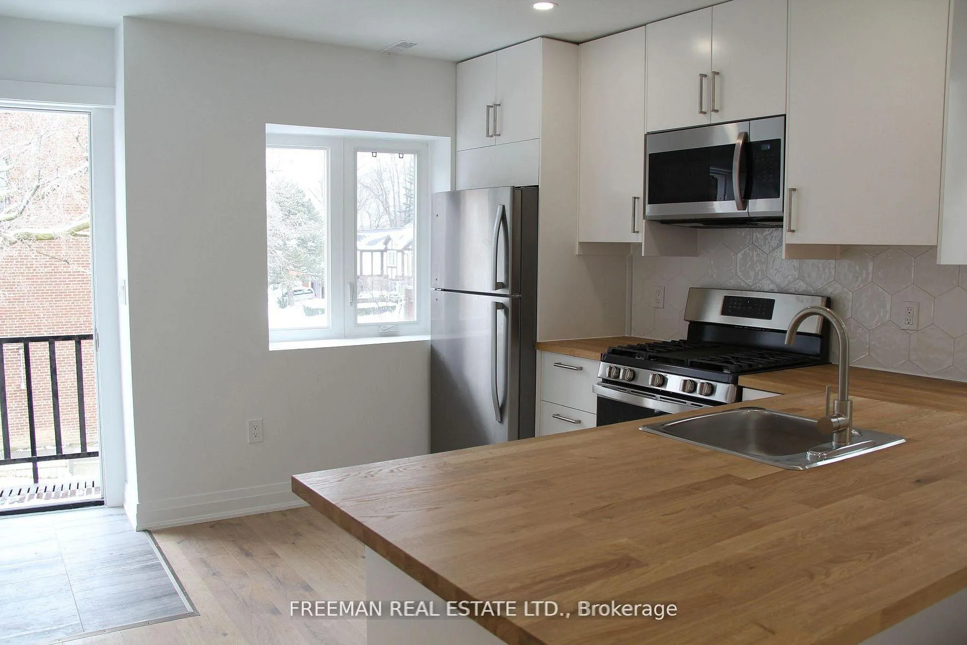 Photo 1 of Unit 2, 3449 Yonge Street, Toronto, Lawrence Park North — HOMEH