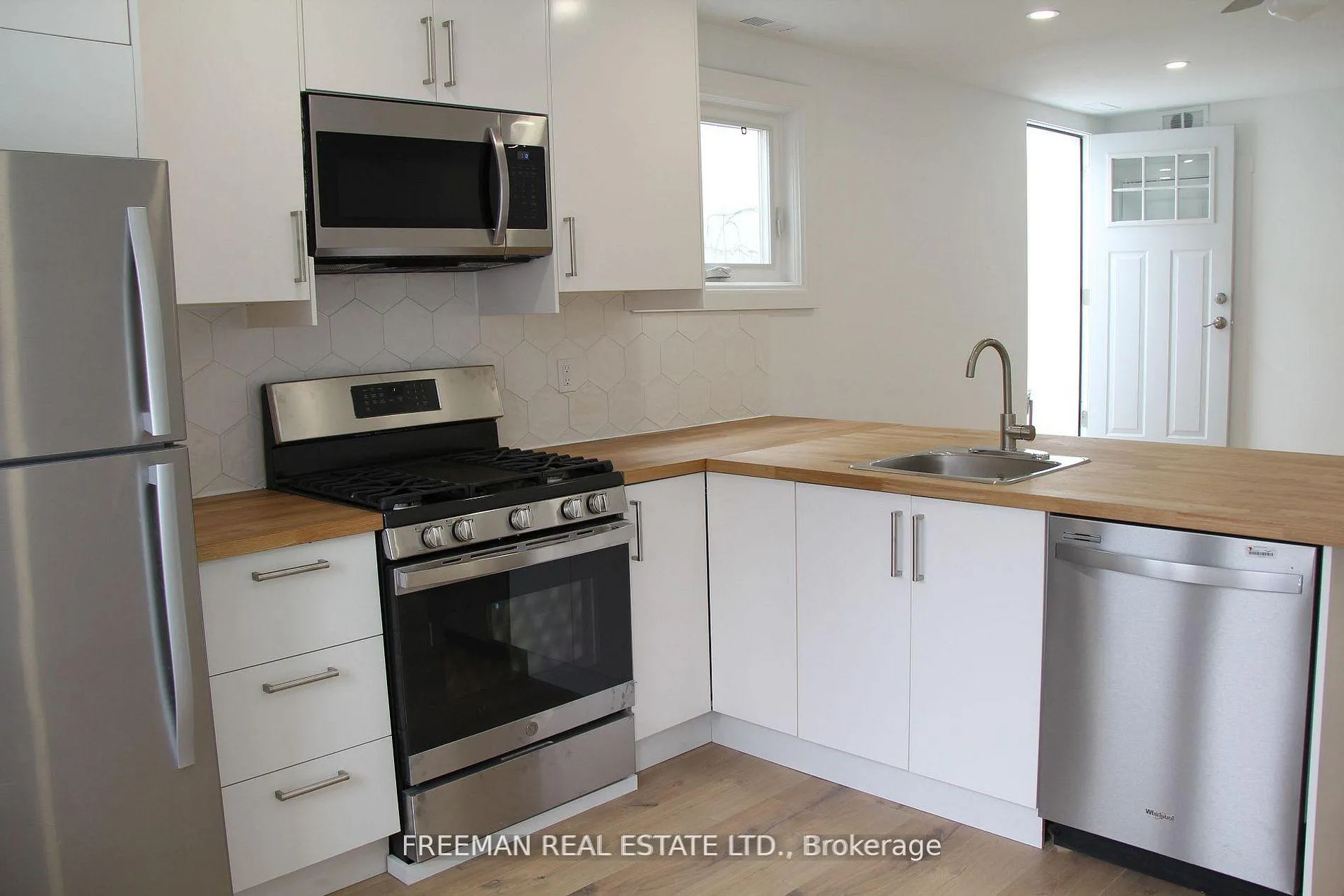 Photo 2 of Unit 2, 3449 Yonge Street, Toronto, Lawrence Park North — HOMEH