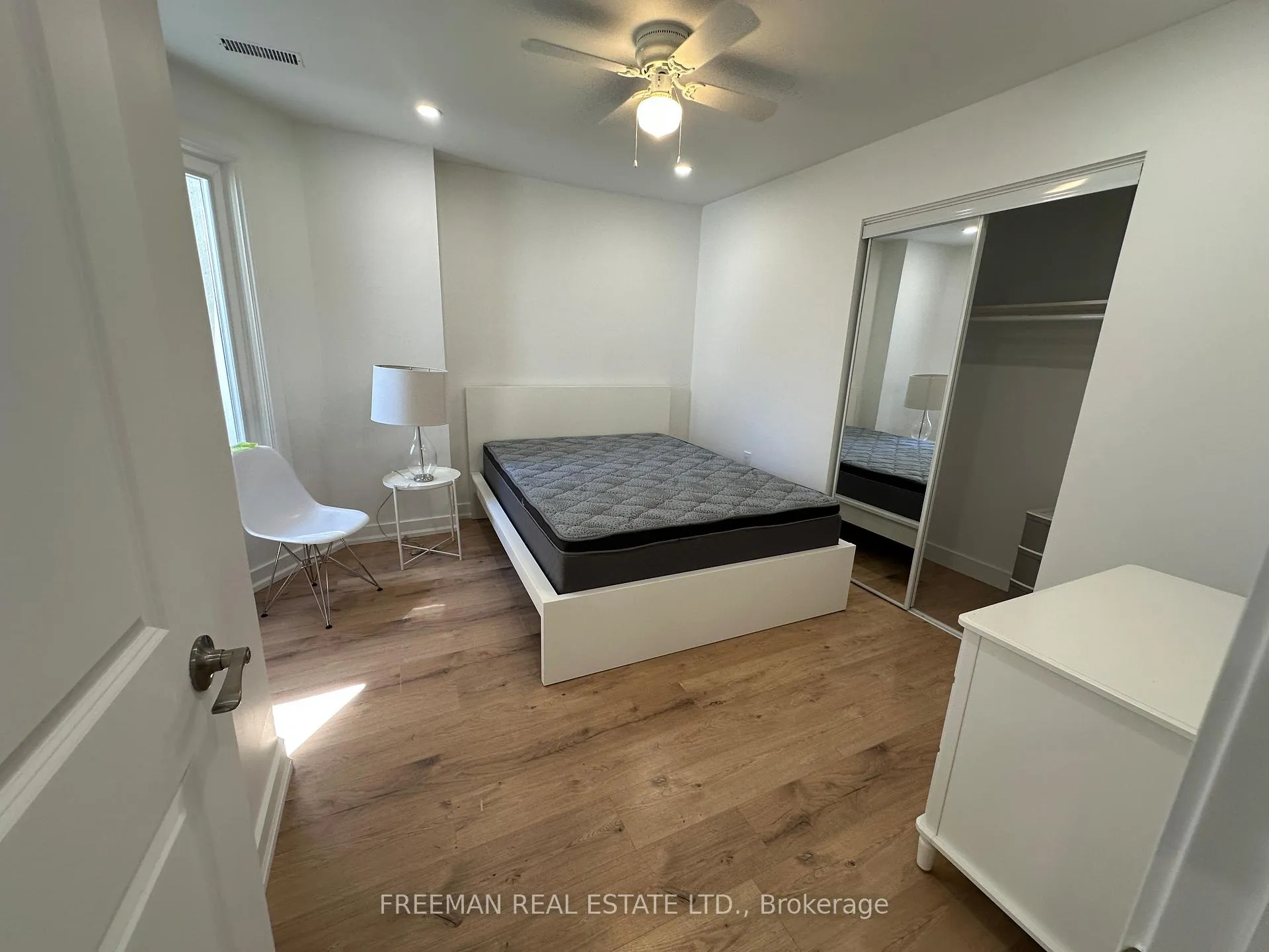 Photo 5 of Unit 2, 3449 Yonge Street, Toronto, Lawrence Park North — HOMEH