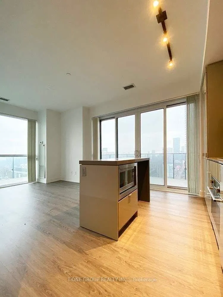 Photo 3 of Unit 2810, 7 Grenville Street, Toronto, Bay Street Corridor — HOMEH