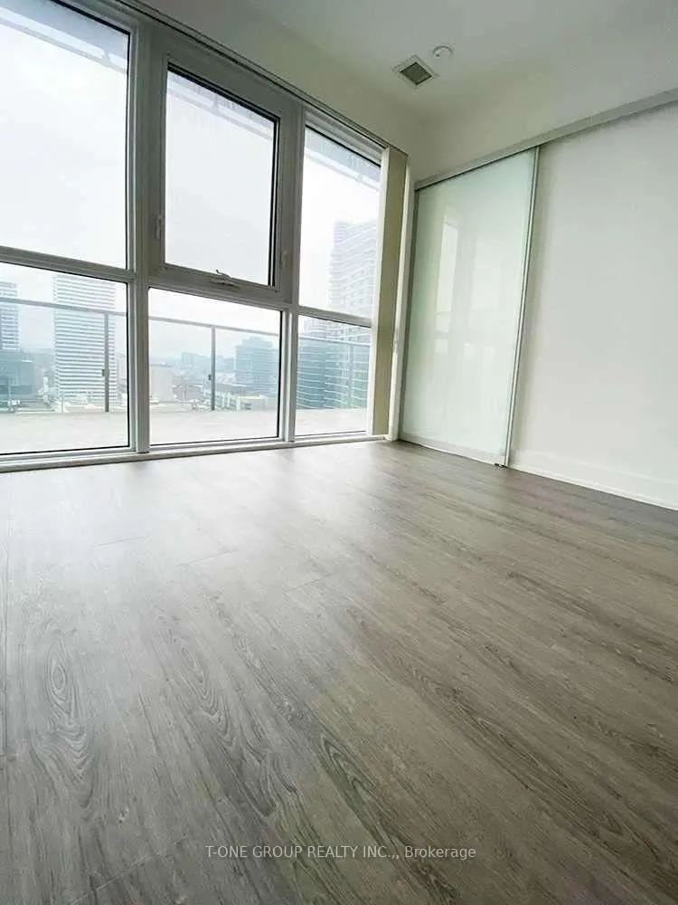 Photo 5 of Unit 2810, 7 Grenville Street, Toronto, Bay Street Corridor — HOMEH