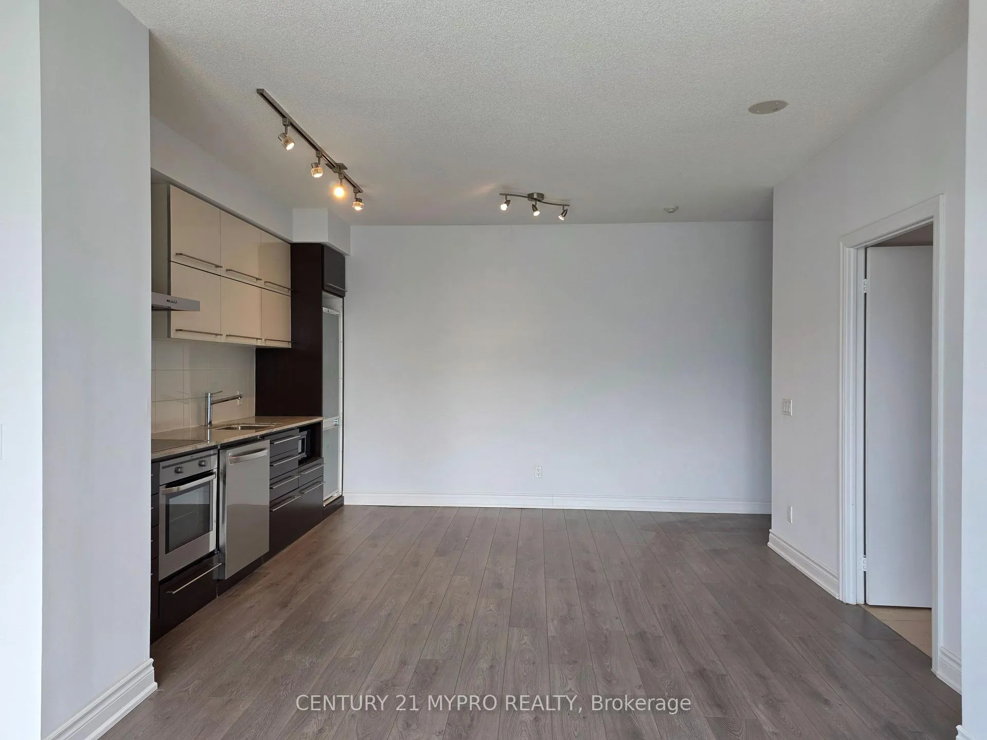 Photo 6 of Unit Ph 507, 770 Bay Street, Toronto, Bay Street Corridor — HOMEH