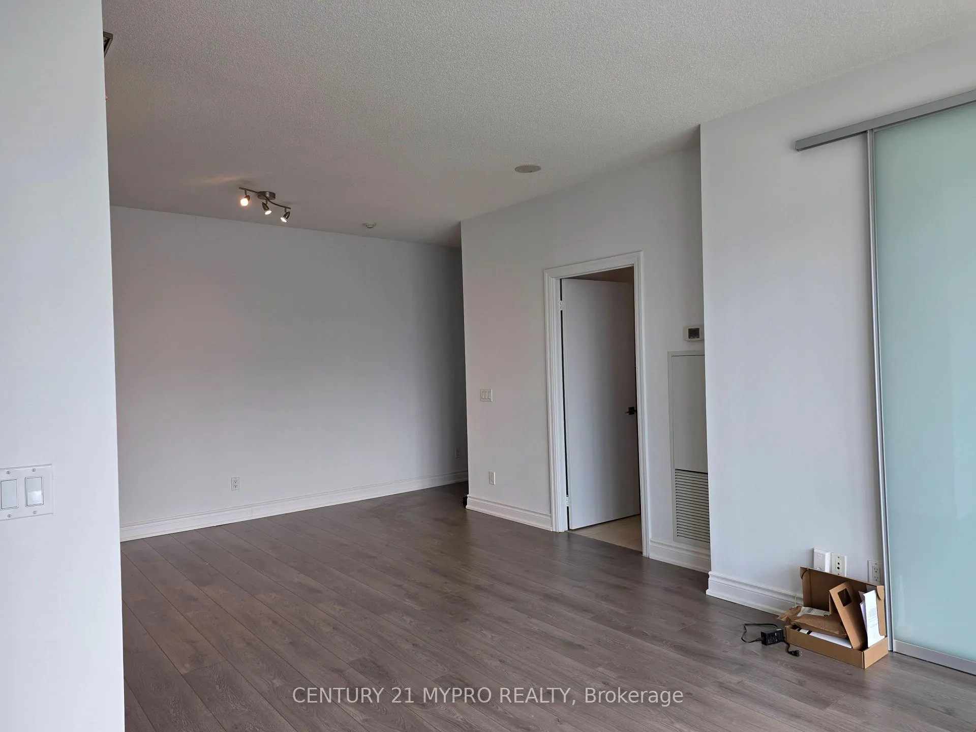Photo 13 of Unit Ph 507, 770 Bay Street, Toronto, Bay Street Corridor — HOMEH