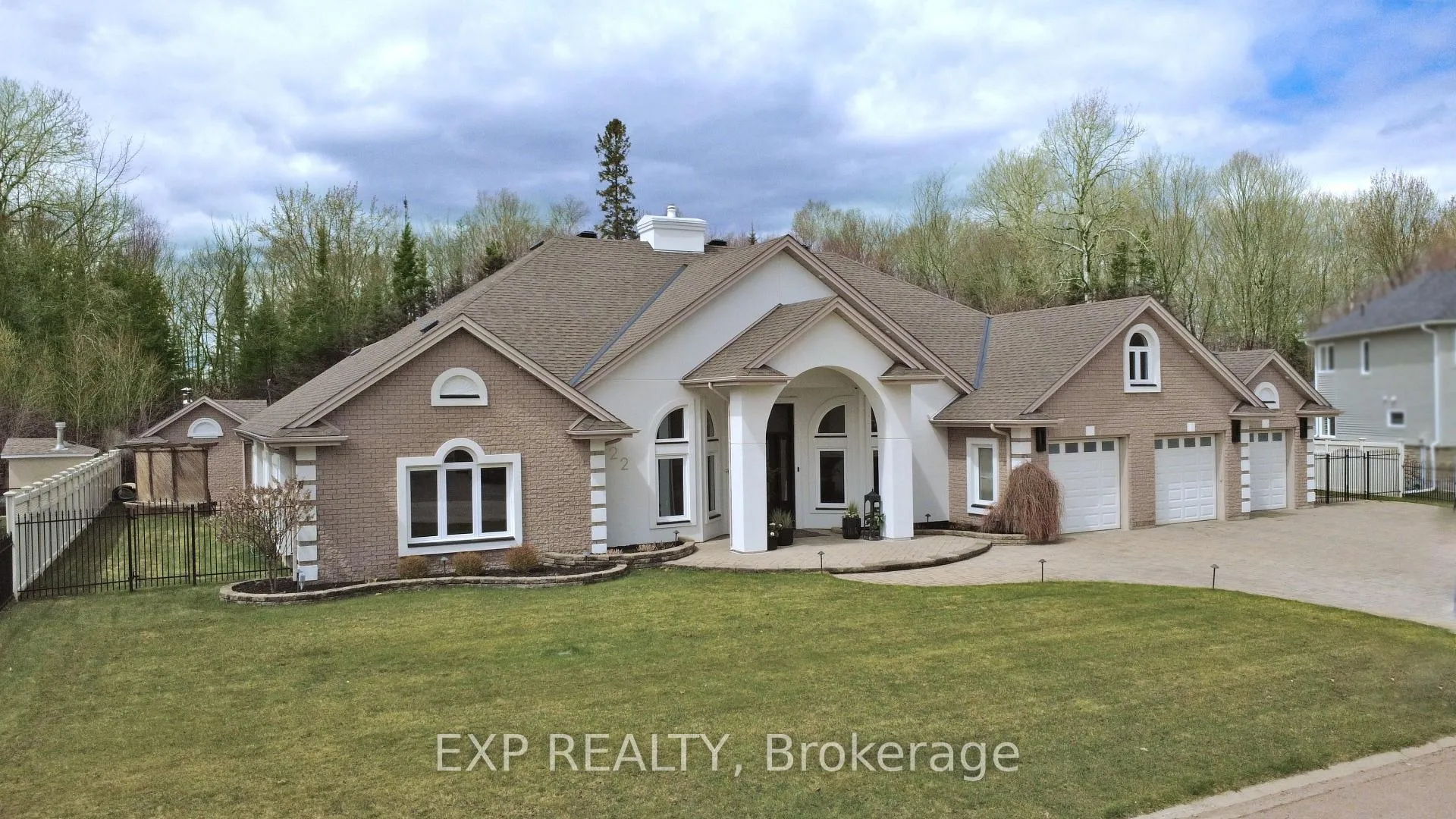 Photo 2 of 22 Melissa Crescent, North Bay, Airport — HOMEH