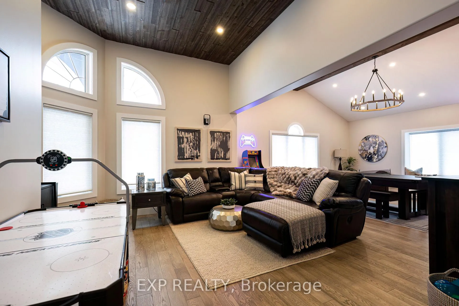 Photo 19 of 22 Melissa Crescent, North Bay, Airport — HOMEH