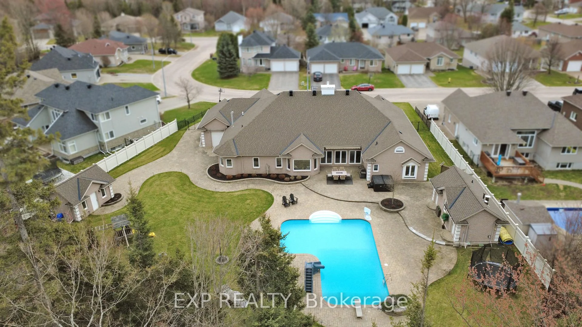 Photo 55 of 22 Melissa Crescent, North Bay, Airport — HOMEH