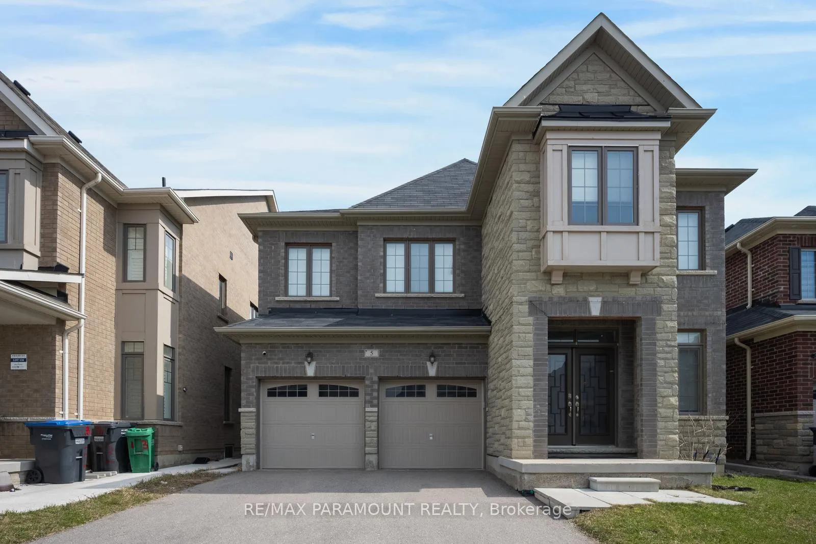Photo 1 of 5 Ezra Crescent, Brampton, Northwest Brampton — HOMEH