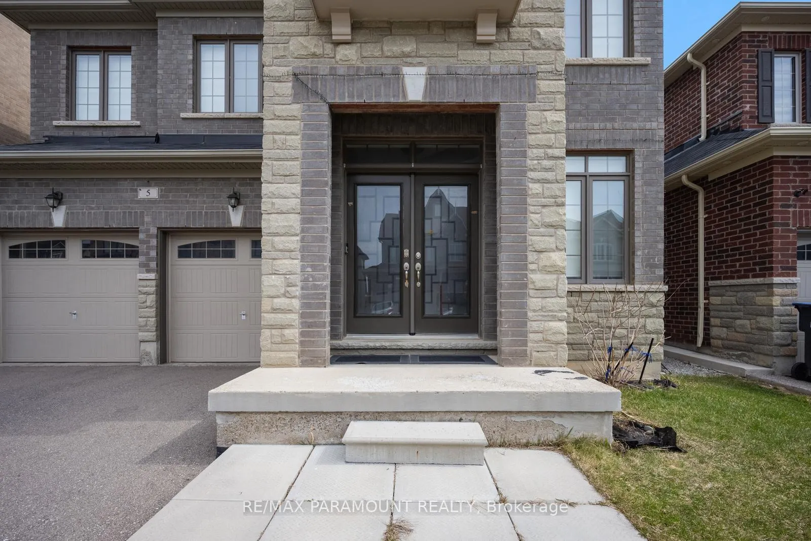 Photo 4 of 5 Ezra Crescent, Brampton, Northwest Brampton — HOMEH