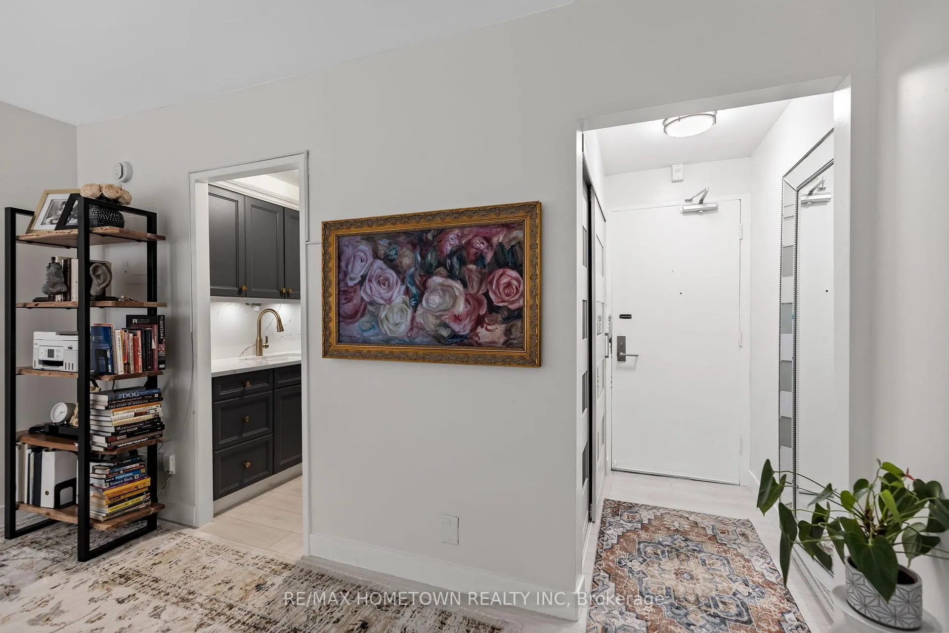 Photo 9 of Unit 406, 109 King Street E, Brockville — HOMEH