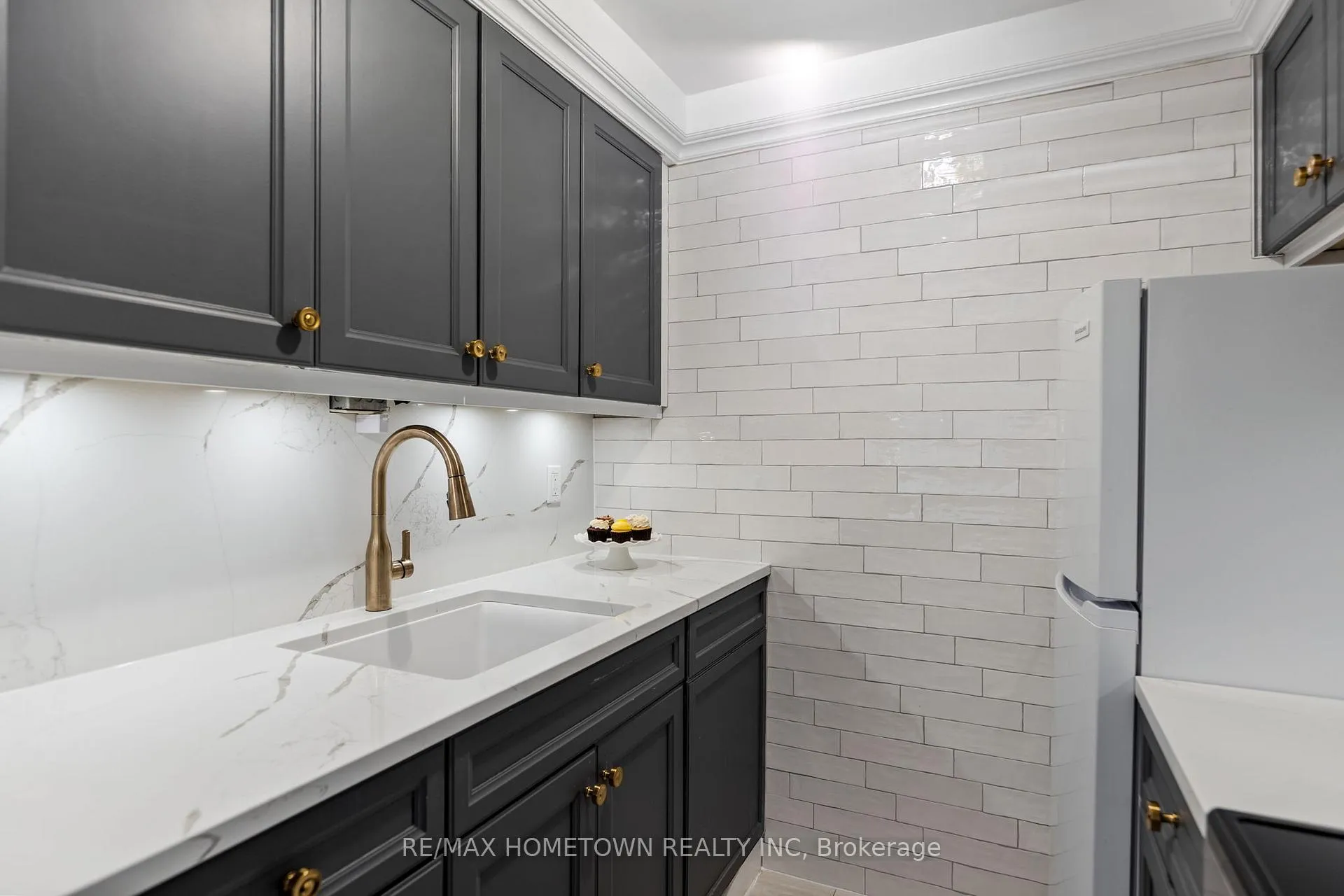 Photo 16 of Unit 406, 109 King Street E, Brockville — HOMEH