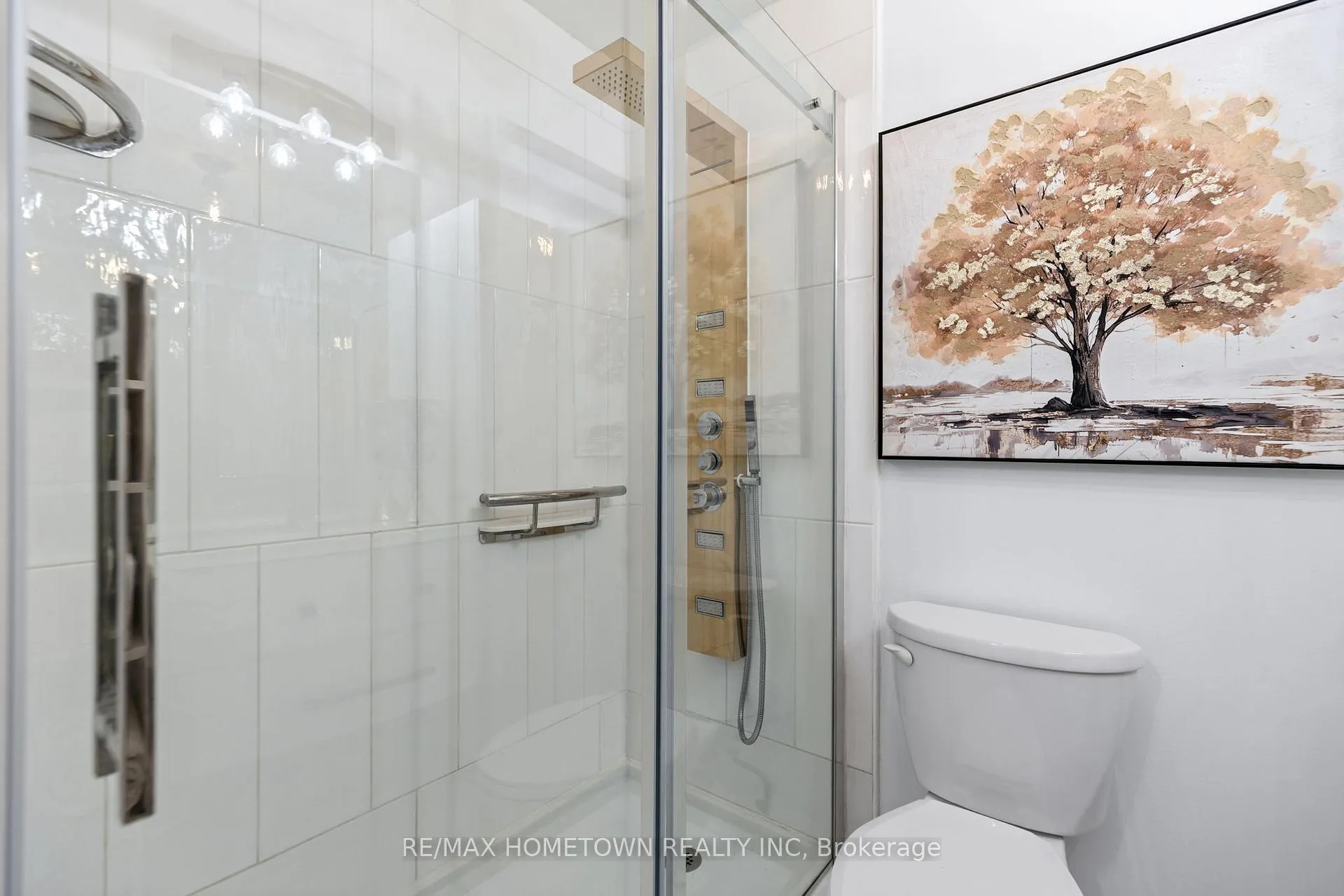 Photo 19 of Unit 406, 109 King Street E, Brockville — HOMEH