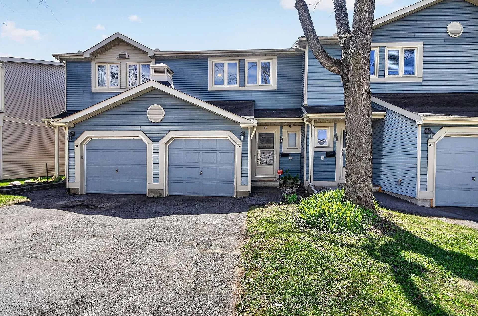 Photo 1 of 39 Saxton Private, Ottawa, Redwood Park — HOMEH