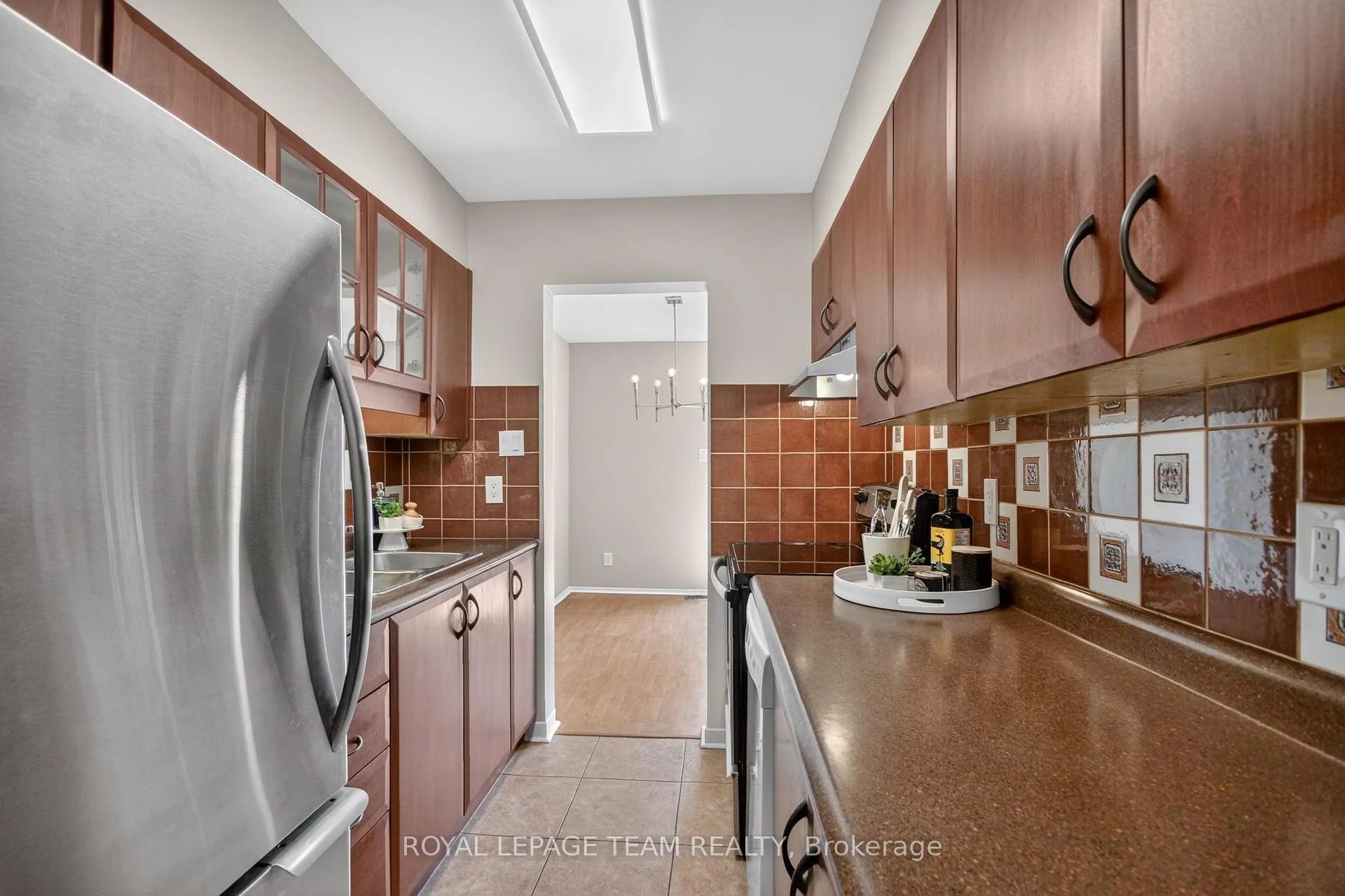 Photo 13 of 39 Saxton Private, Ottawa, Redwood Park — HOMEH