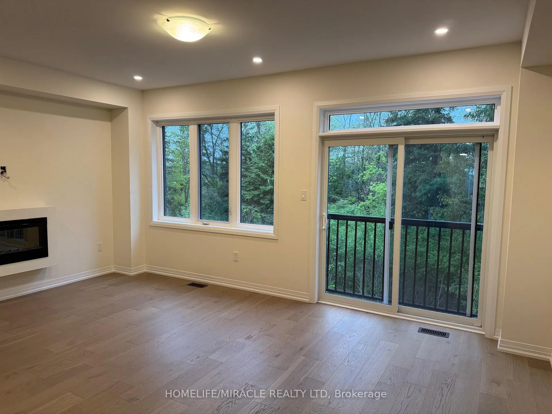 Photo 3 of 41 Rumi Court, Vaughan, Patterson — HOMEH