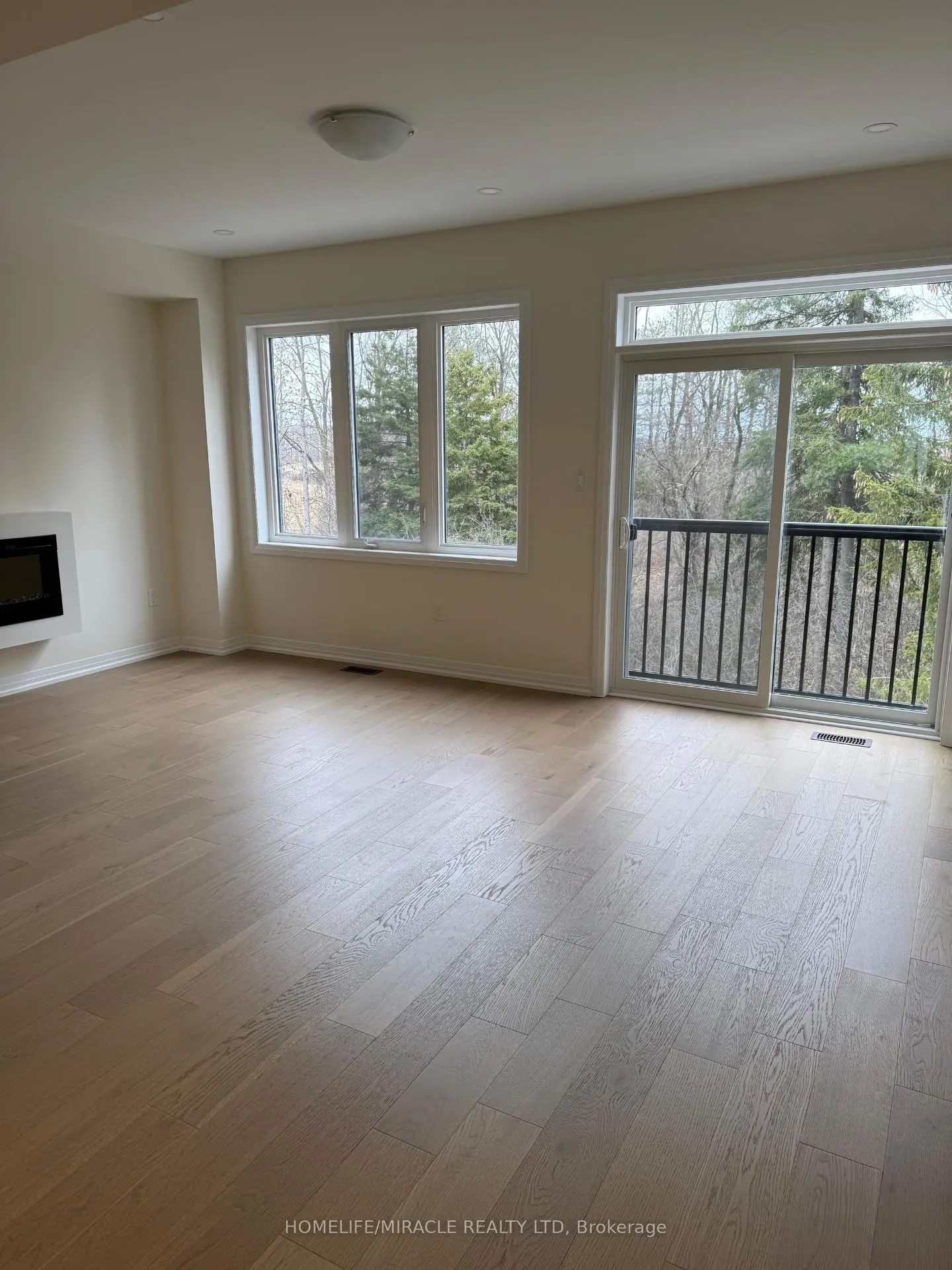 Photo 4 of 41 Rumi Court, Vaughan, Patterson — HOMEH