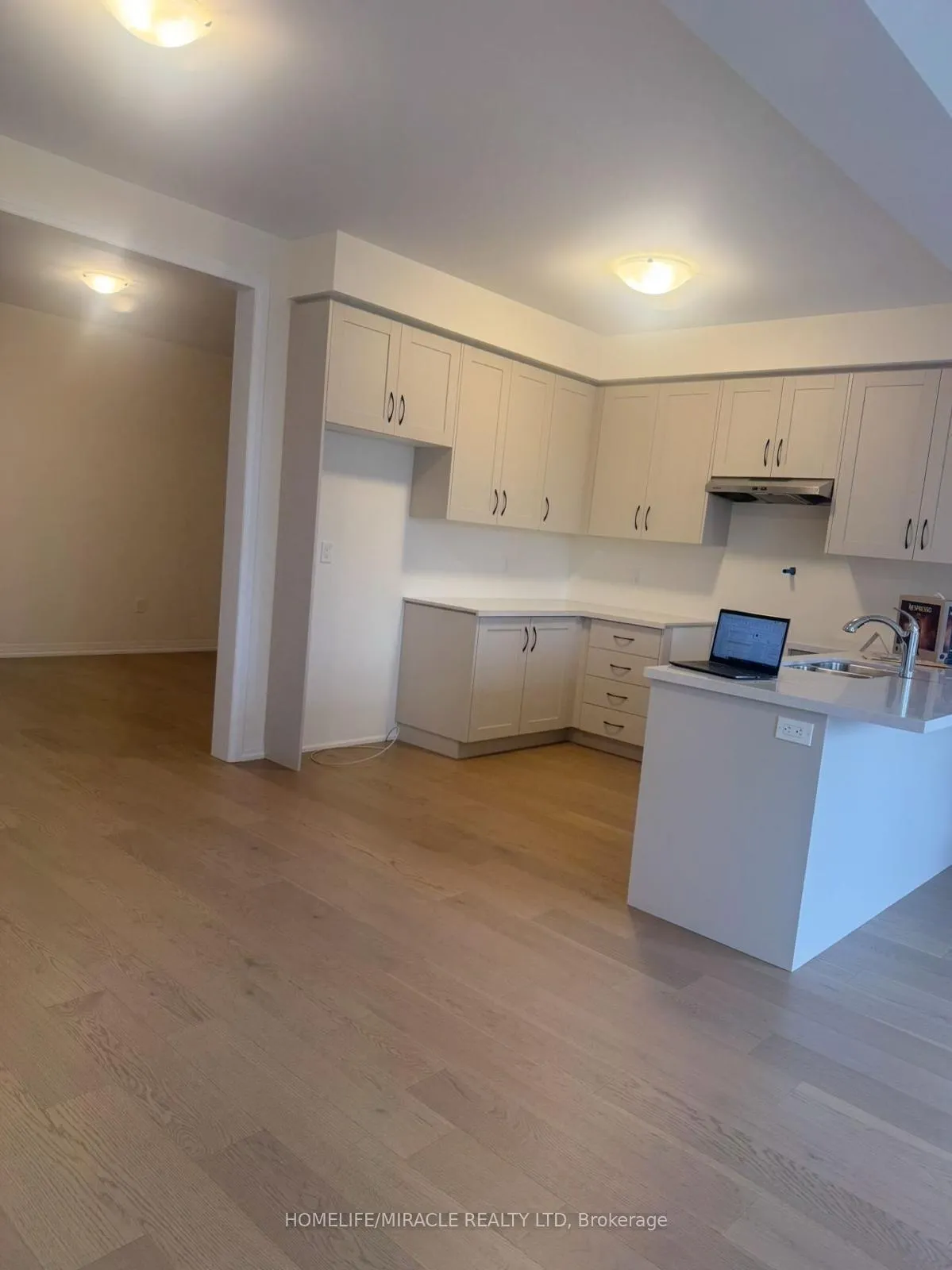 Photo 7 of 41 Rumi Court, Vaughan, Patterson — HOMEH