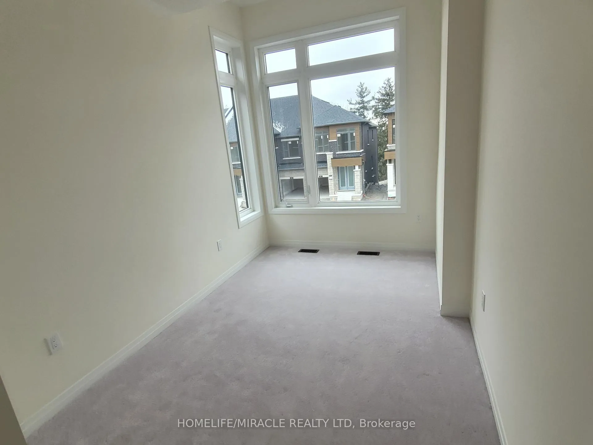 Photo 17 of 41 Rumi Court, Vaughan, Patterson — HOMEH