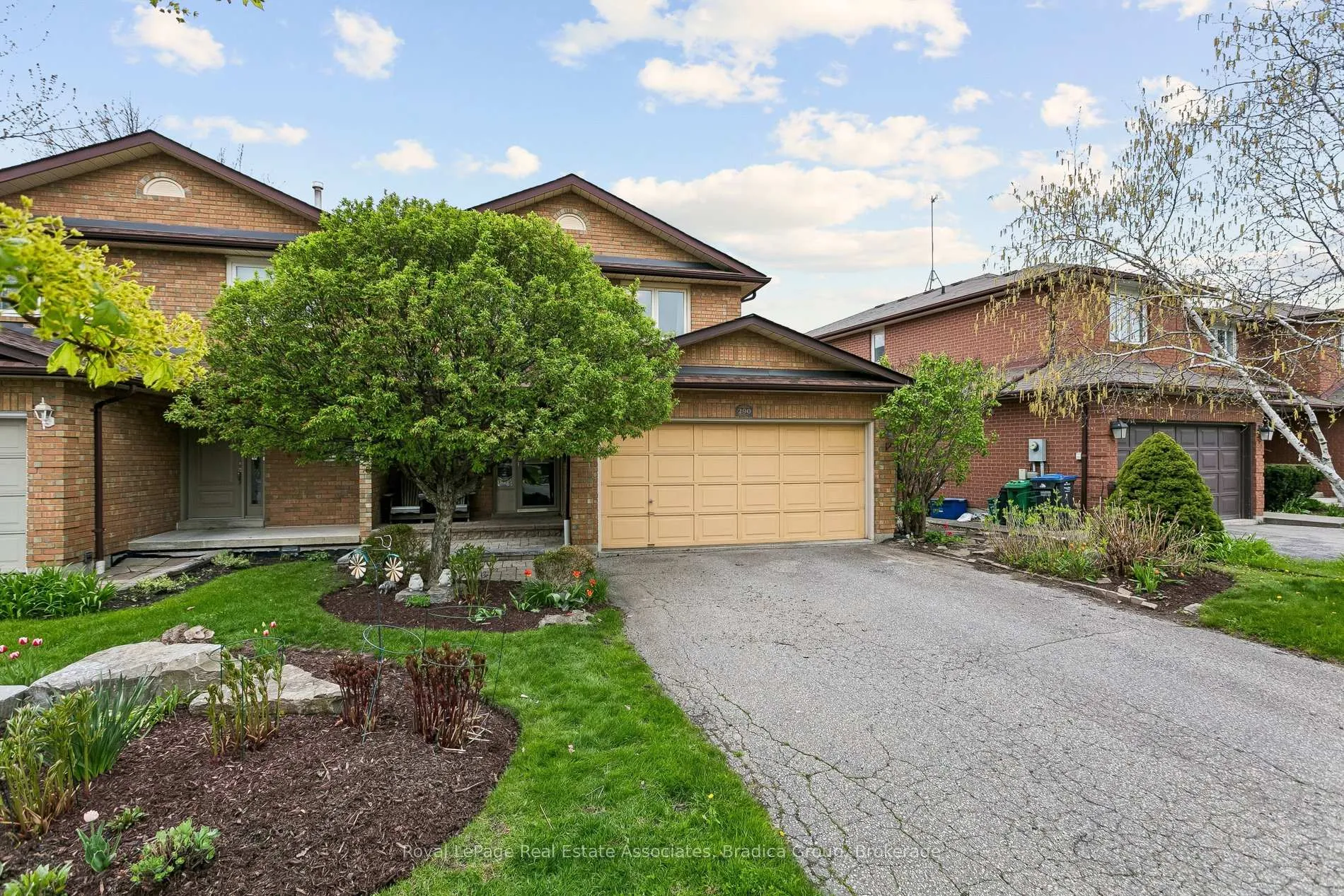 Photo 1 of 290 Hillside Drive, Mississauga, Streetsville — HOMEH