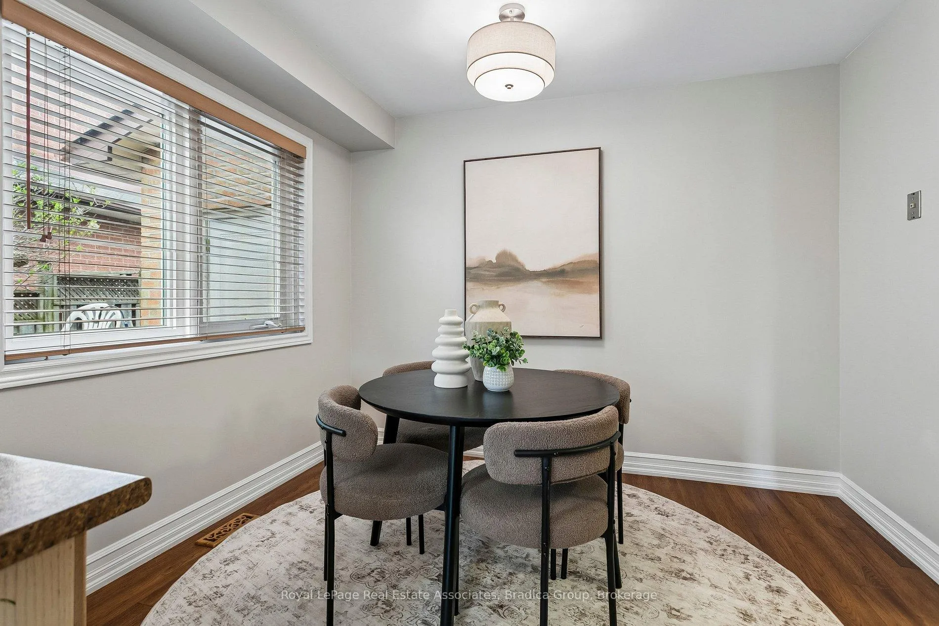 Photo 8 of 290 Hillside Drive, Mississauga, Streetsville — HOMEH