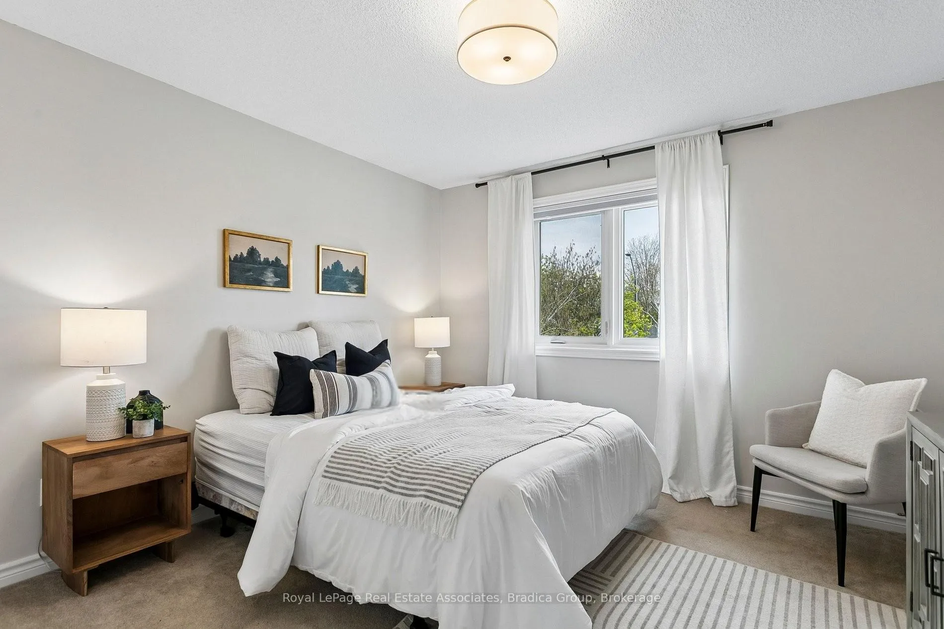 Photo 10 of 290 Hillside Drive, Mississauga, Streetsville — HOMEH