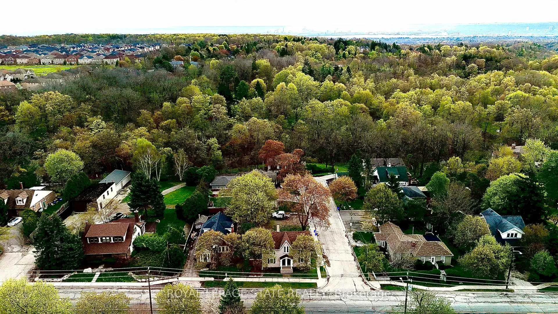 Photo 4 of 358 Dundas Street E, Hamilton, Waterdown — HOMEH