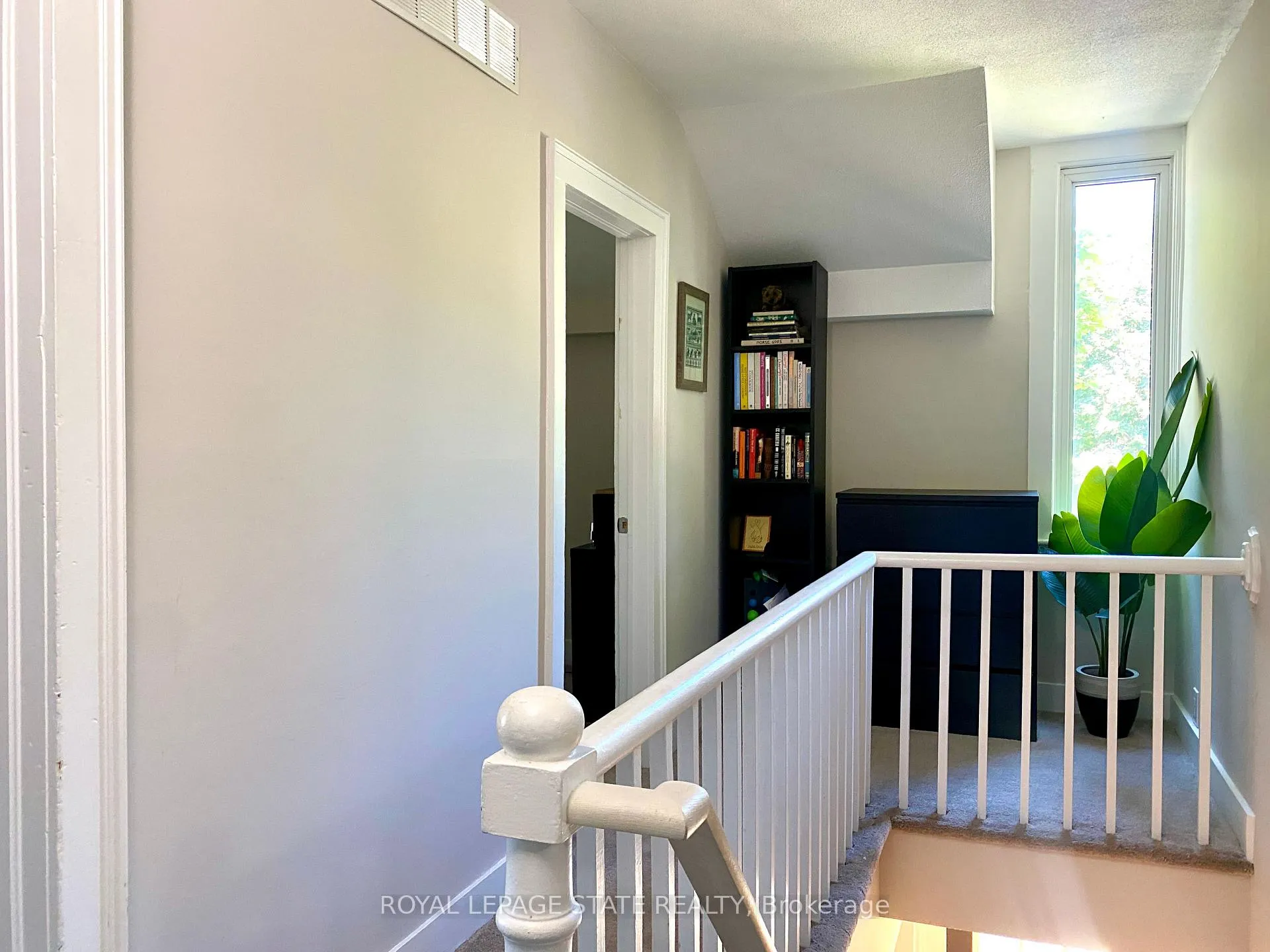 Photo 24 of 358 Dundas Street E, Hamilton, Waterdown — HOMEH