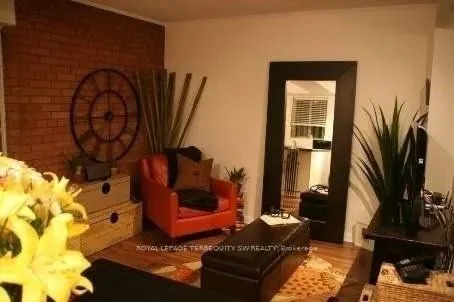 Photo 2 of Unit 3, 192 Kenilworth Avenue, Toronto, The Beaches — HOMEH