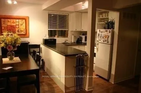 Photo 3 of Unit 3, 192 Kenilworth Avenue, Toronto, The Beaches — HOMEH