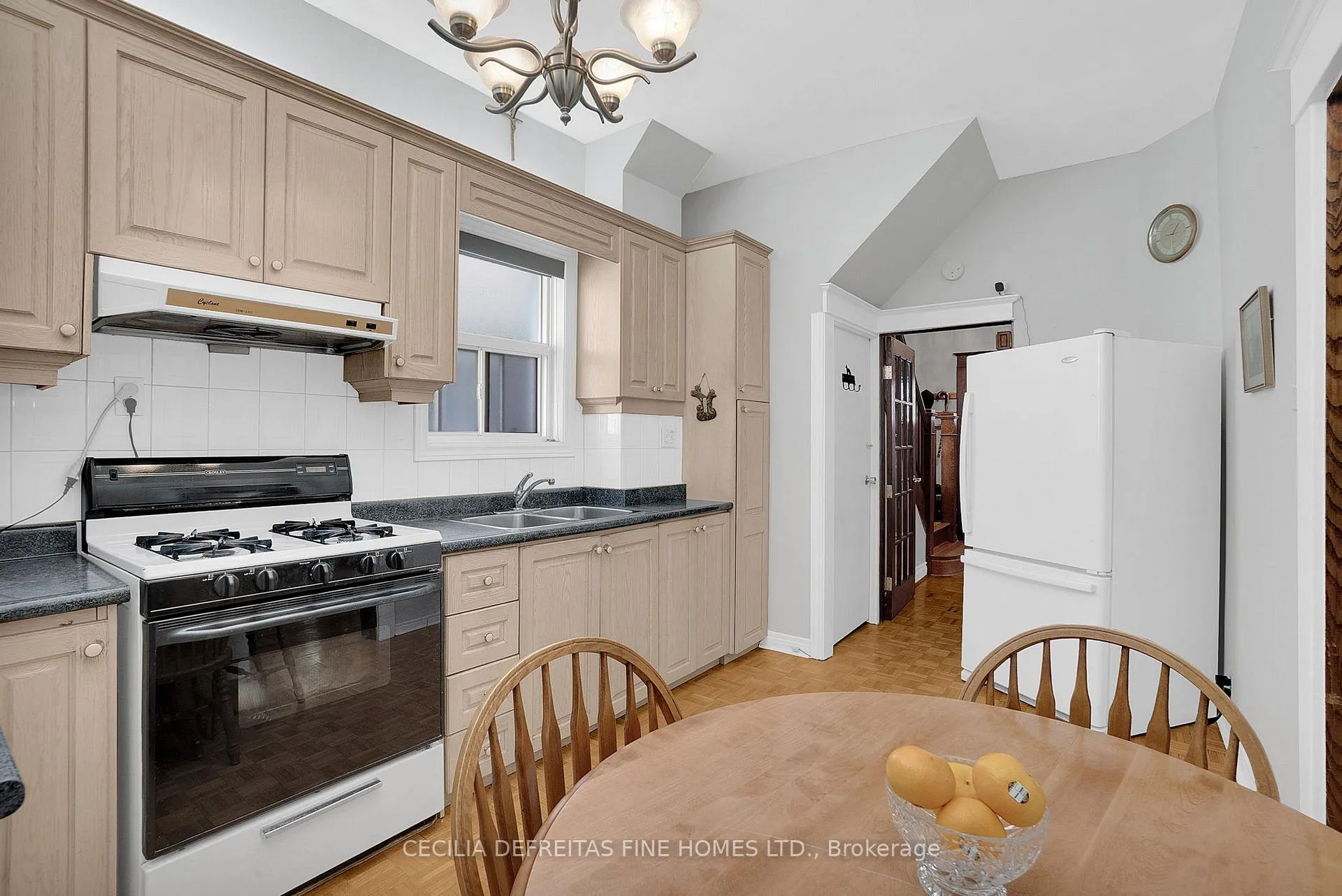 Photo 20 of 48 Westmount Avenue, Toronto, Corso Italia-Davenport — HOMEH