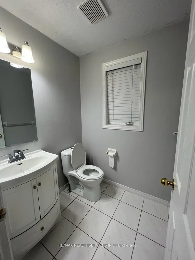 Photo 3 of 282 Bankside Drive, Kitchener — HOMEH