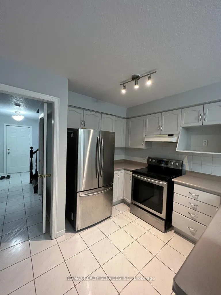 Photo 8 of 282 Bankside Drive, Kitchener — HOMEH