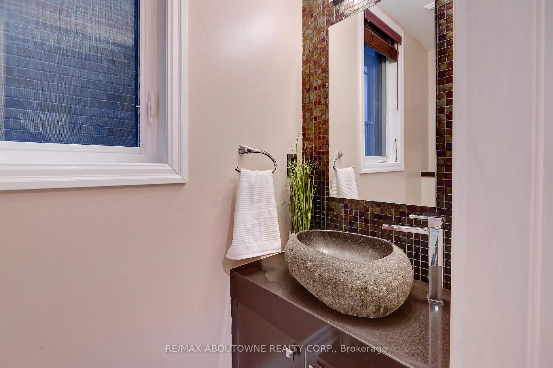 Photo 6 of 310 Leitch Landing, Milton, Scott — HOMEH