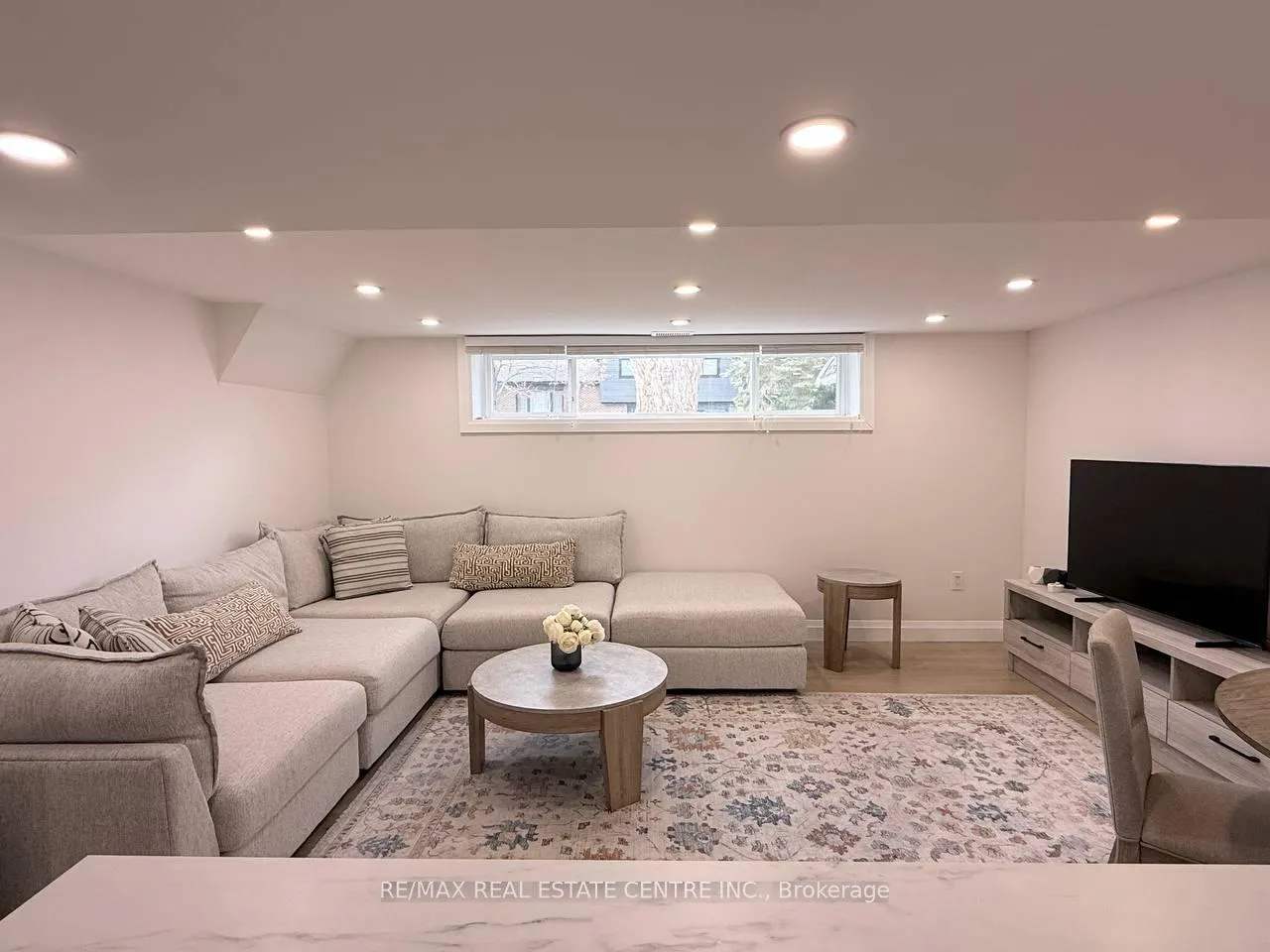Photo 4 of Unit Lower, 171 Manitou Way, Hamilton, Ancaster — HOMEH