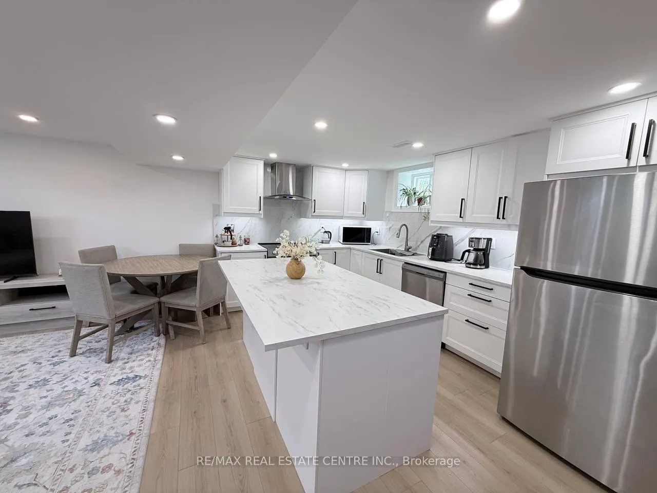 Photo 6 of Unit Lower, 171 Manitou Way, Hamilton, Ancaster — HOMEH