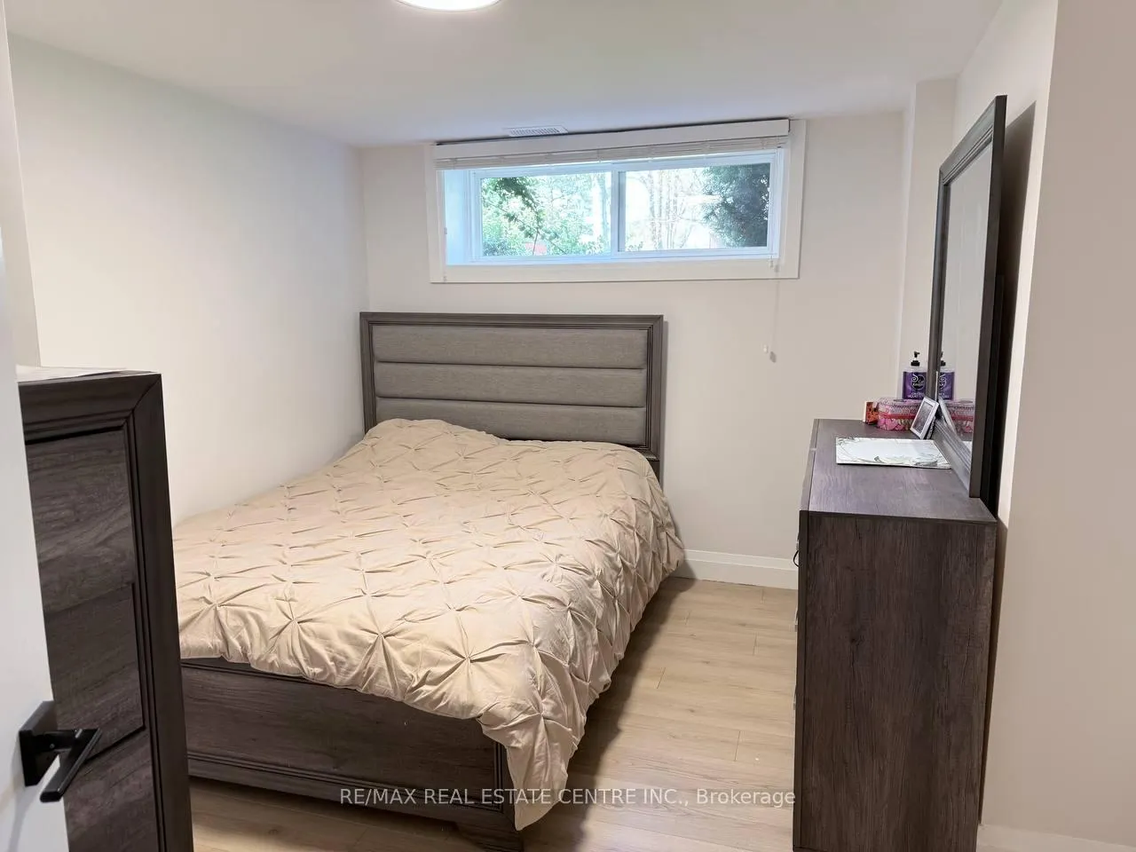 Photo 8 of Unit Lower, 171 Manitou Way, Hamilton, Ancaster — HOMEH