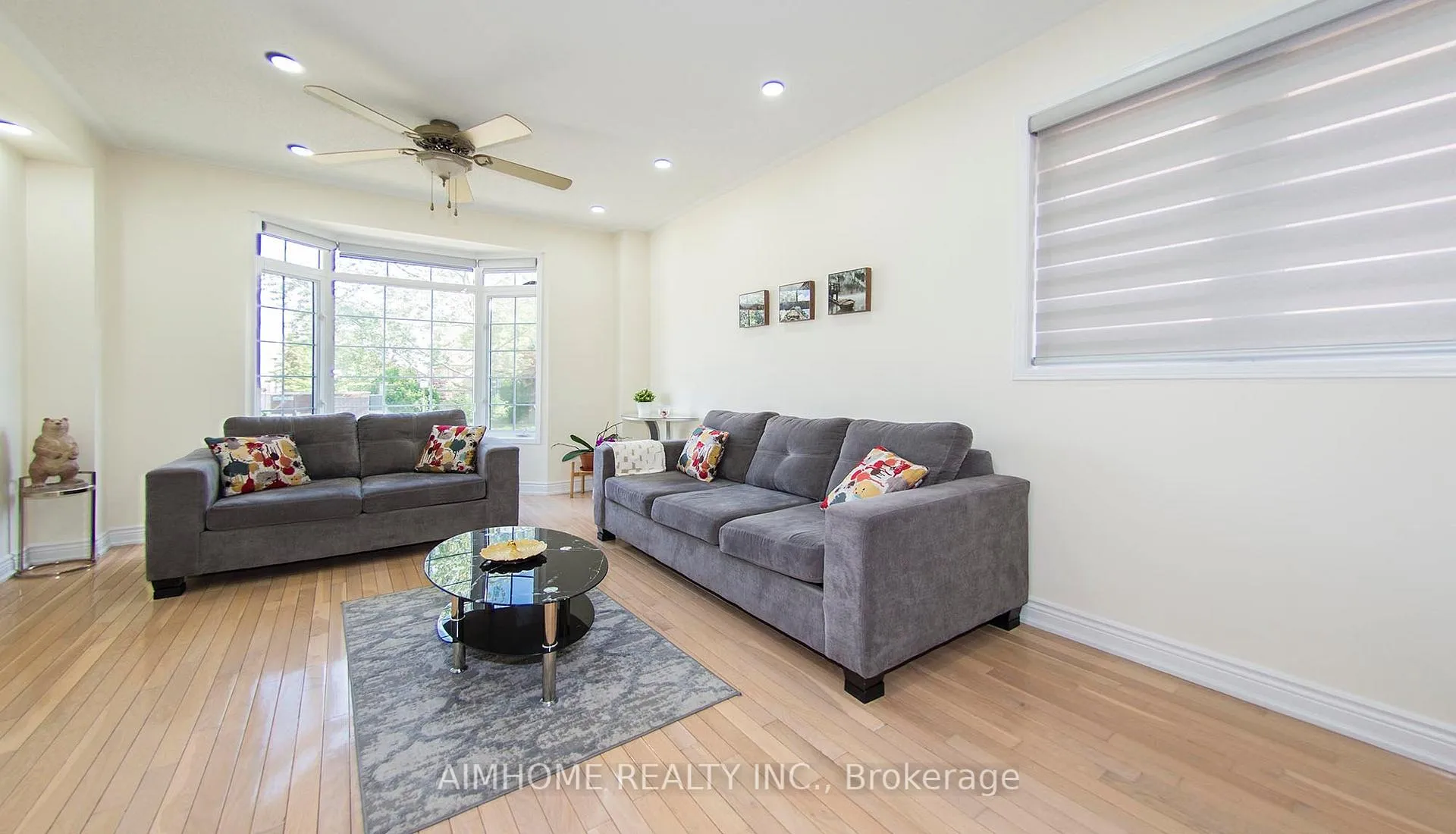 Photo 2 of 118 Emery Hill Boulevard, Markham, Berczy — HOMEH