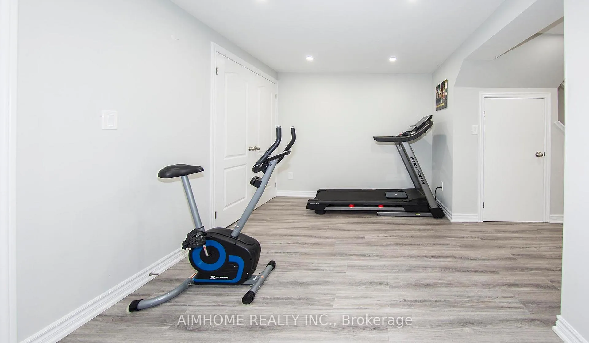 Photo 7 of 118 Emery Hill Boulevard, Markham, Berczy — HOMEH