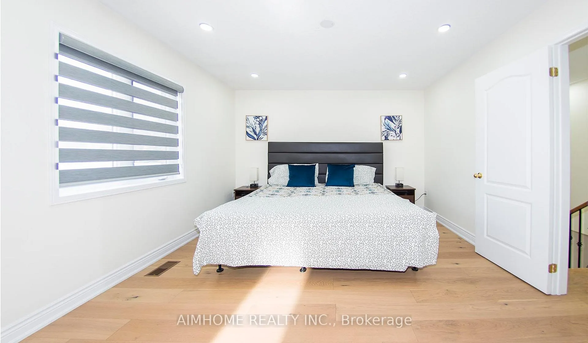 Photo 9 of 118 Emery Hill Boulevard, Markham, Berczy — HOMEH