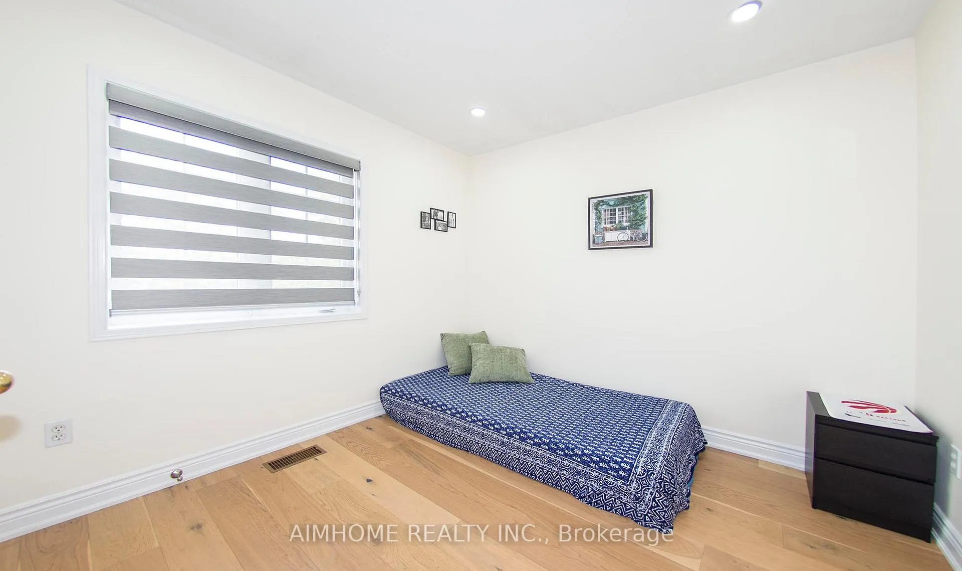 Photo 13 of 118 Emery Hill Boulevard, Markham, Berczy — HOMEH