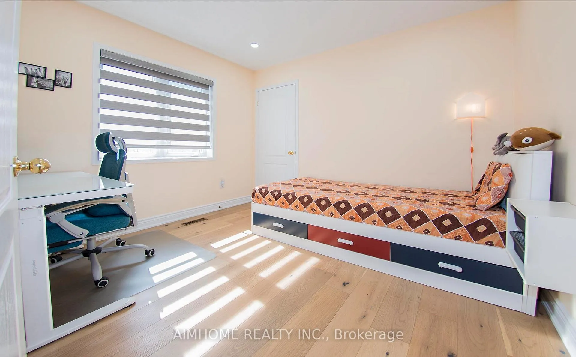 Photo 14 of 118 Emery Hill Boulevard, Markham, Berczy — HOMEH