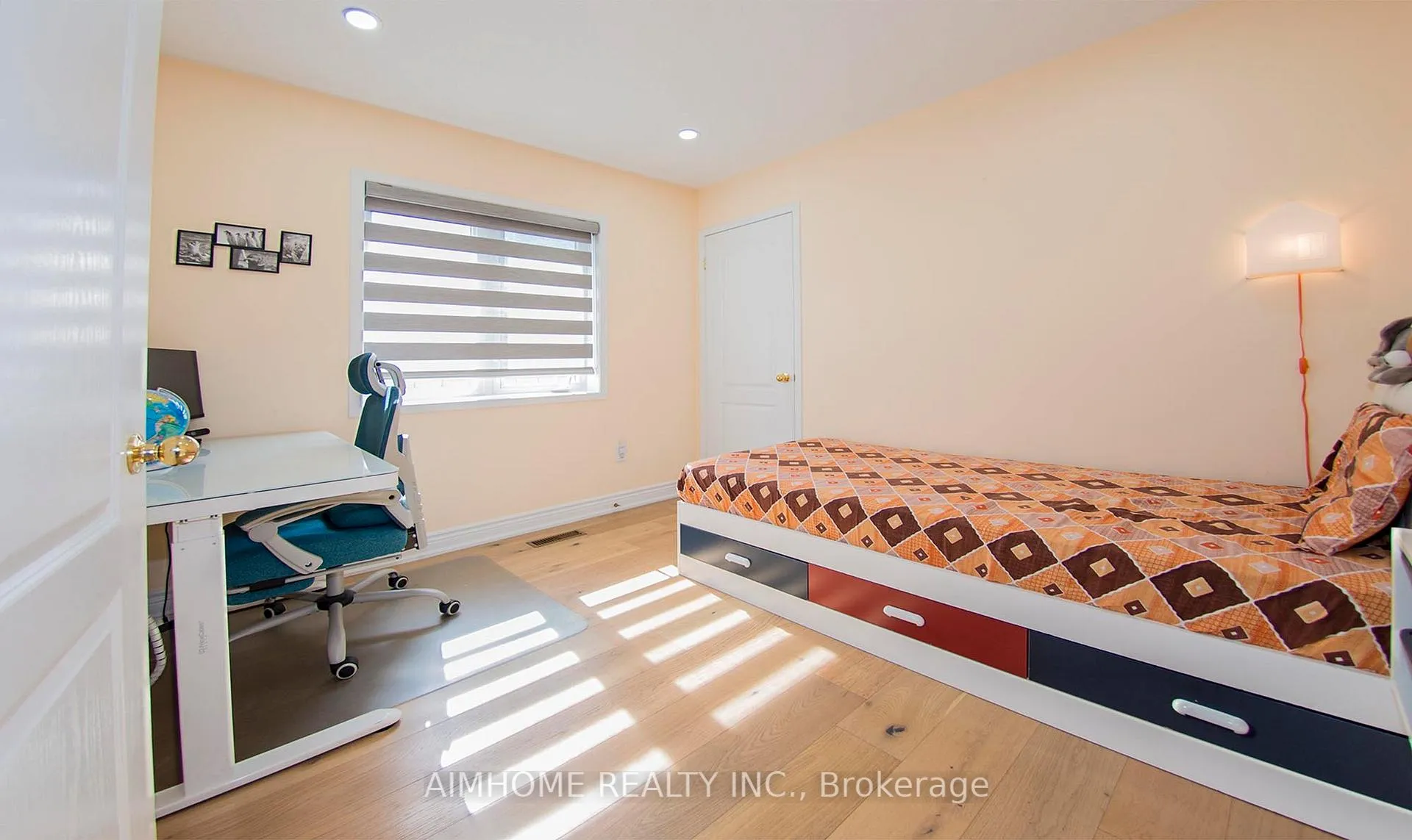 Photo 15 of 118 Emery Hill Boulevard, Markham, Berczy — HOMEH