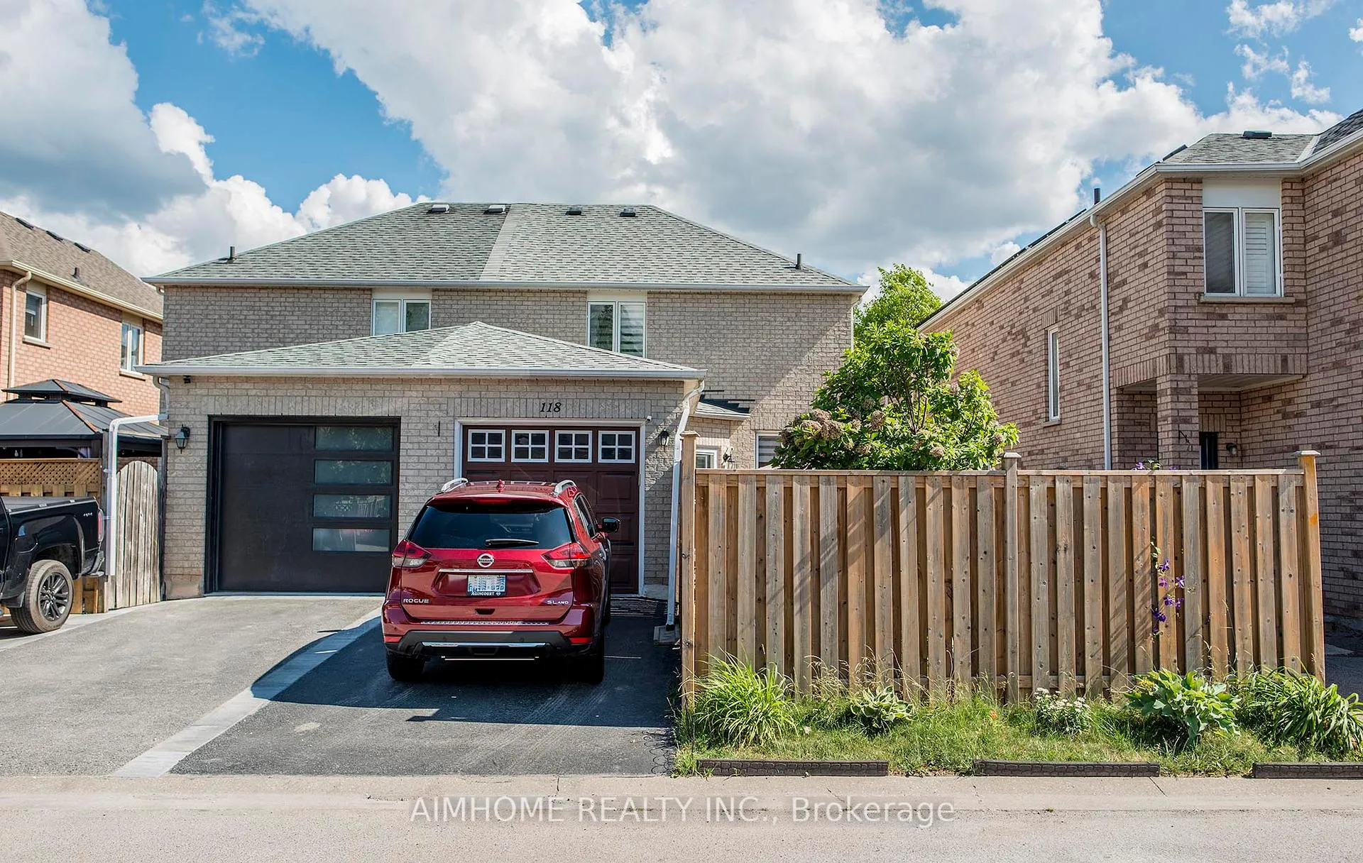 Photo 16 of 118 Emery Hill Boulevard, Markham, Berczy — HOMEH