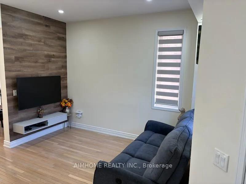 Photo 20 of 118 Emery Hill Boulevard, Markham, Berczy — HOMEH