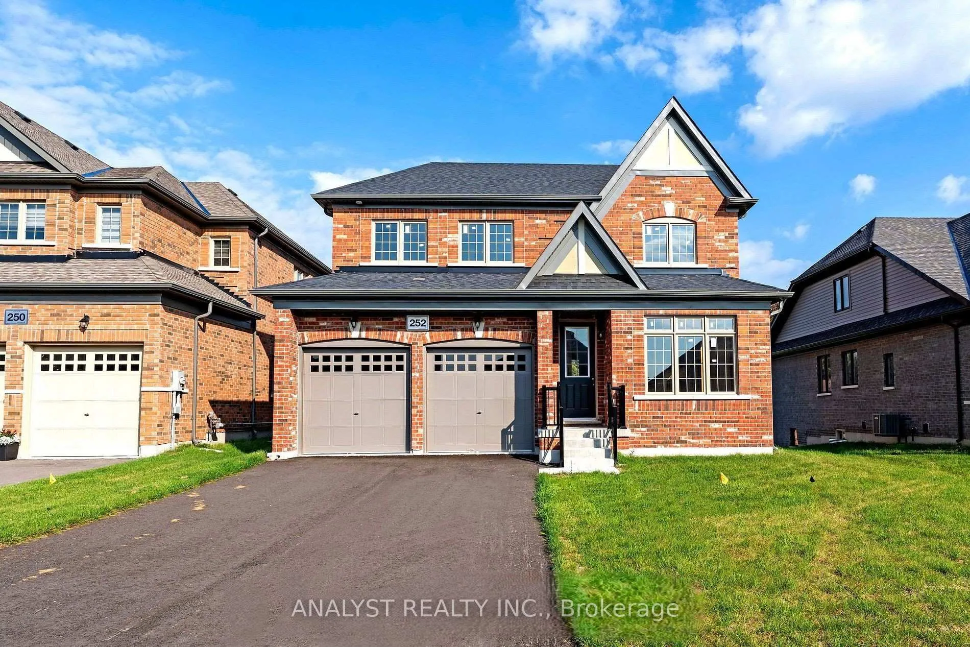 Photo 1 of 252 Wilcox Drive, Clearview, Stayner — HOMEH